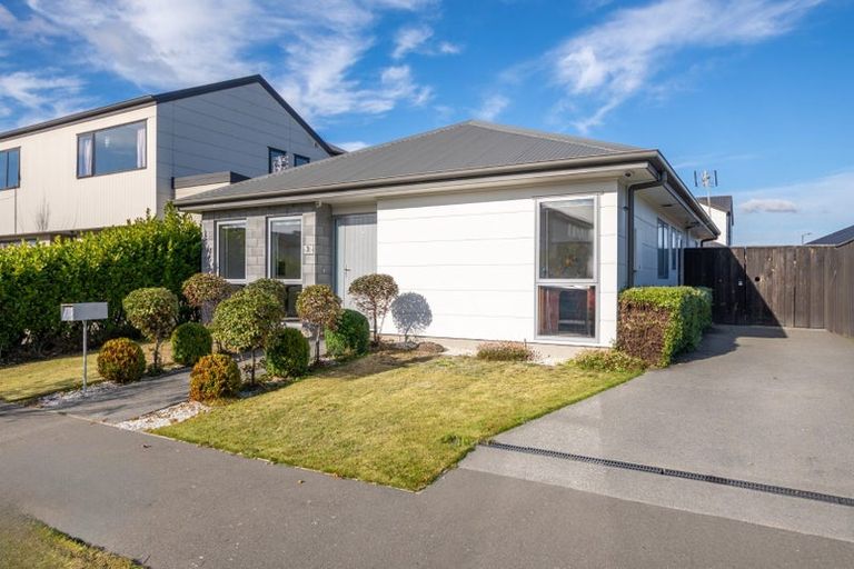Photo of property in 3 Awatea Road, Hornby, Christchurch, 8042