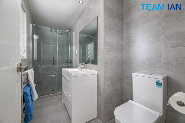 Photo of property in 73a Granville Drive, Massey, Auckland, 0614