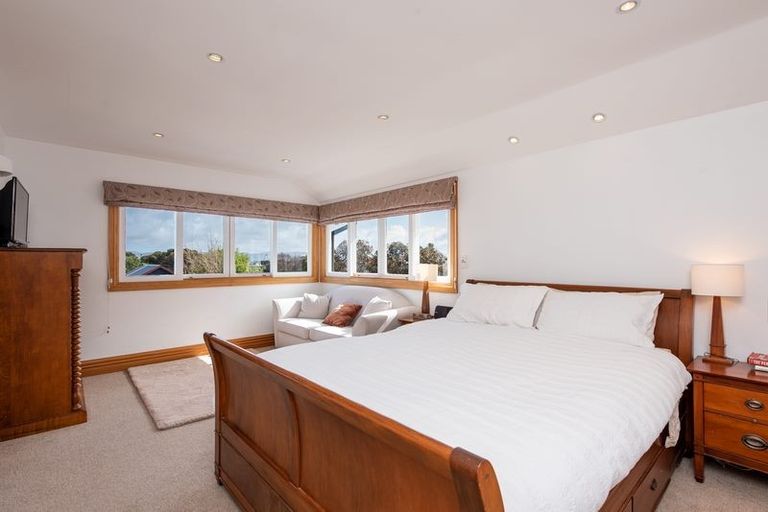 Photo of property in 5-7 Mahoe Street, Eastbourne, Lower Hutt, 5013