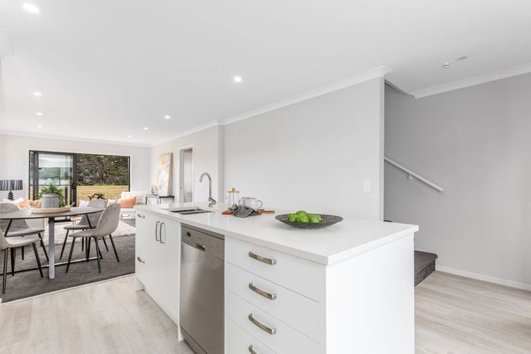 Photo of property in 128 Jamaica Drive, Grenada North, Wellington, 5028