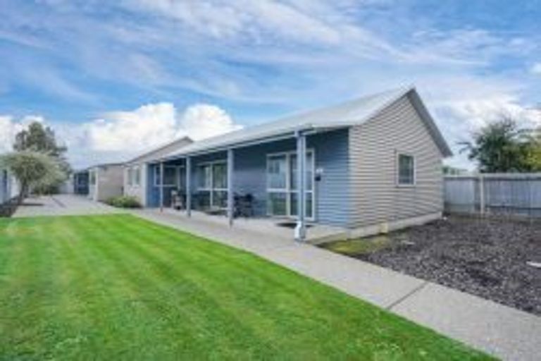 Photo of property in 12a-c Camden Street, Turnbull Thomson Park, Invercargill, 9810