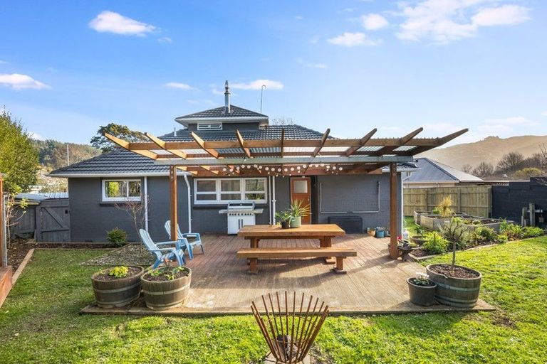 Photo of property in 39 Whitemans Road, Silverstream, Upper Hutt, 5019