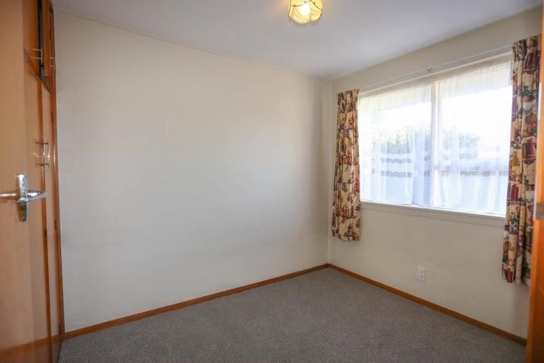 Photo of property in 2/32 Mona Vale Avenue, Riccarton, Christchurch, 8011