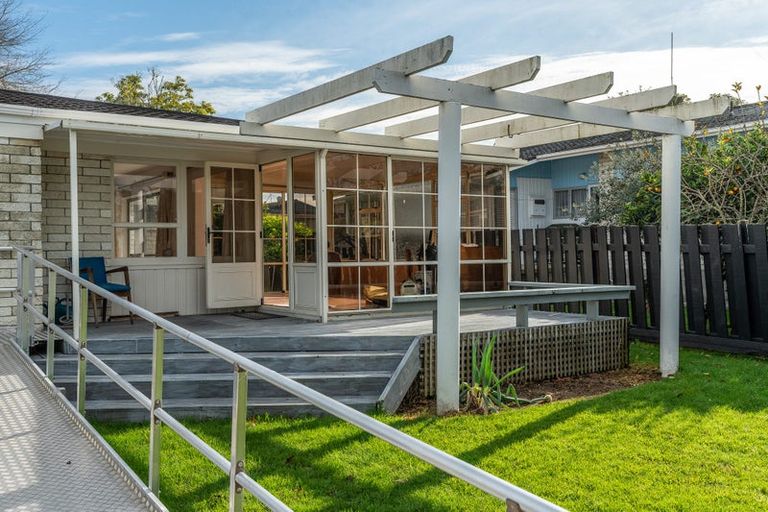 Photo of property in 35 Alison Street, Hamilton Lake, Hamilton, 3204