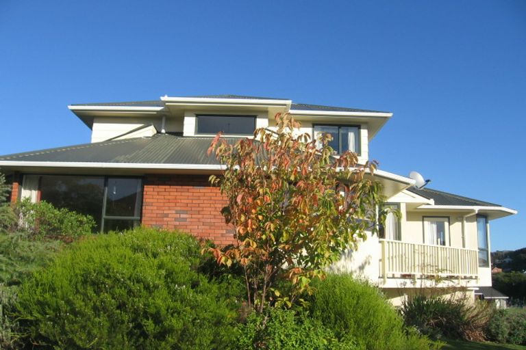 Photo of property in 37 Saunders Close, Whitby, Porirua, 5024