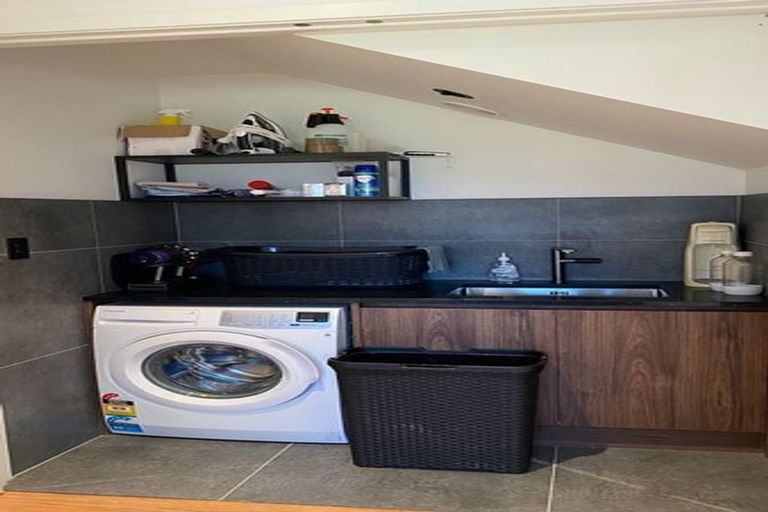 Photo of property in 5 Hirere Road, Whitford, 2571