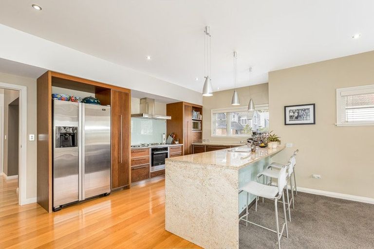 Photo of property in 33 Cheviot Road, Lowry Bay, Lower Hutt, 5013