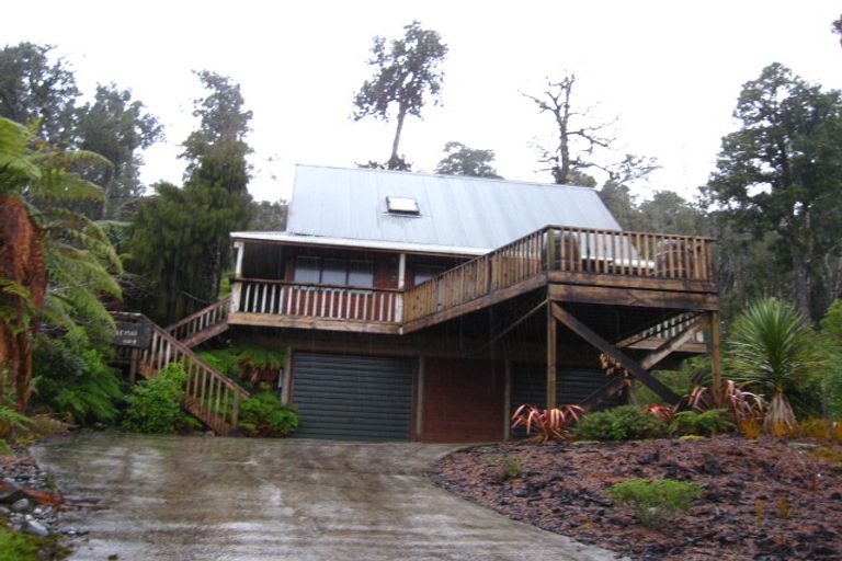 Photo of property in 9 Korua Street, Moana, 7872