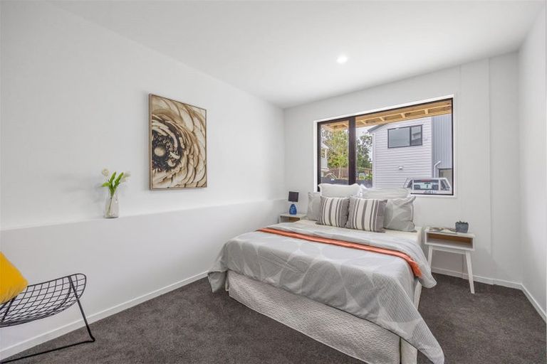 Photo of property in 49b Golf Road, New Lynn, Auckland, 0600