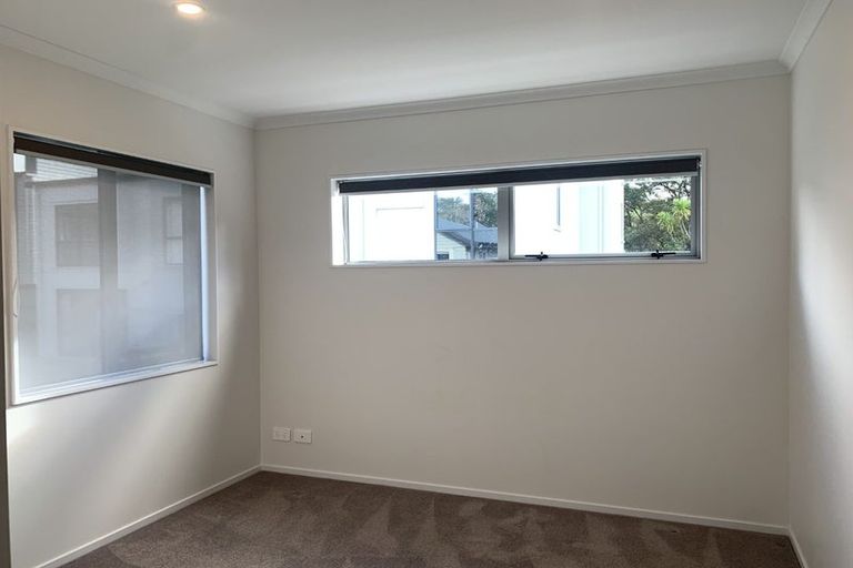 Photo of property in 7 Muriels View Lane, Massey, Auckland, 0614