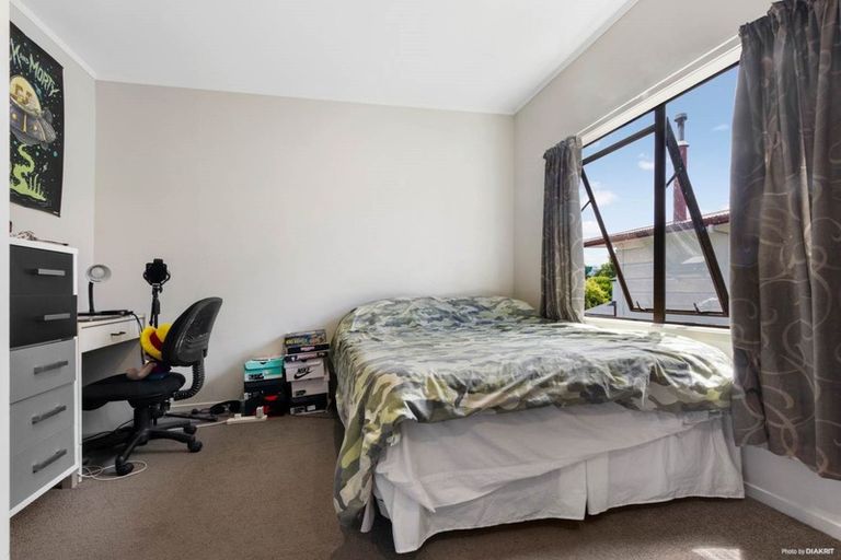 Photo of property in 75 Fruitvale Road, New Lynn, Auckland, 0600