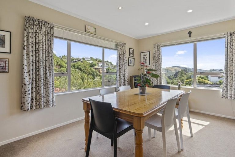 Photo of property in 2 Waterford Drive, Churton Park, Wellington, 6037
