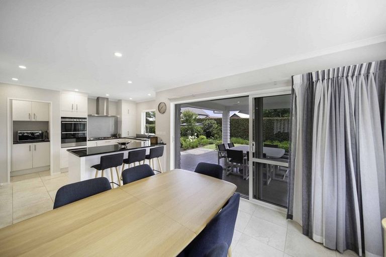 Photo of property in 33 Hinau Road, Karaka, Papakura, 2113