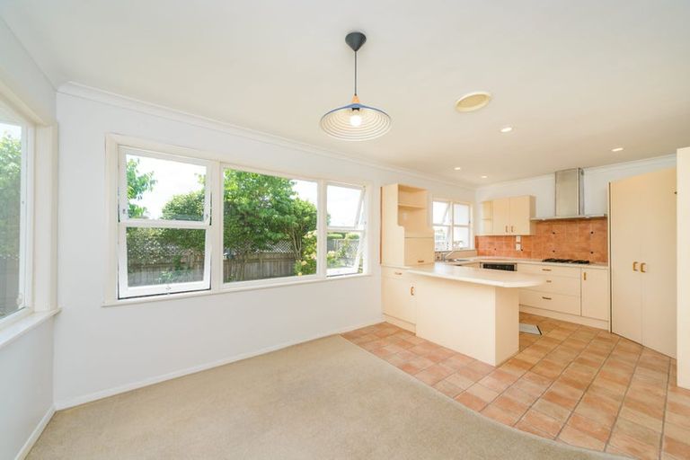 Photo of property in 42 Pitama Road, Awapuni, Palmerston North, 4412