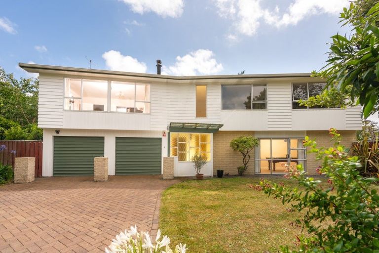 Photo of property in 1 Peterhouse Street, Tawa, Wellington, 5028