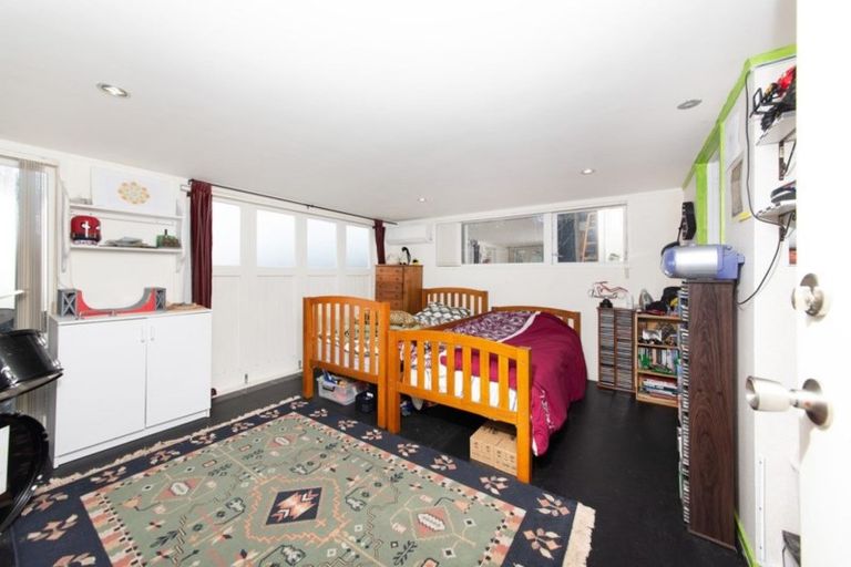 Photo of property in 1/18 Glenvar Road, Torbay, Auckland, 0630