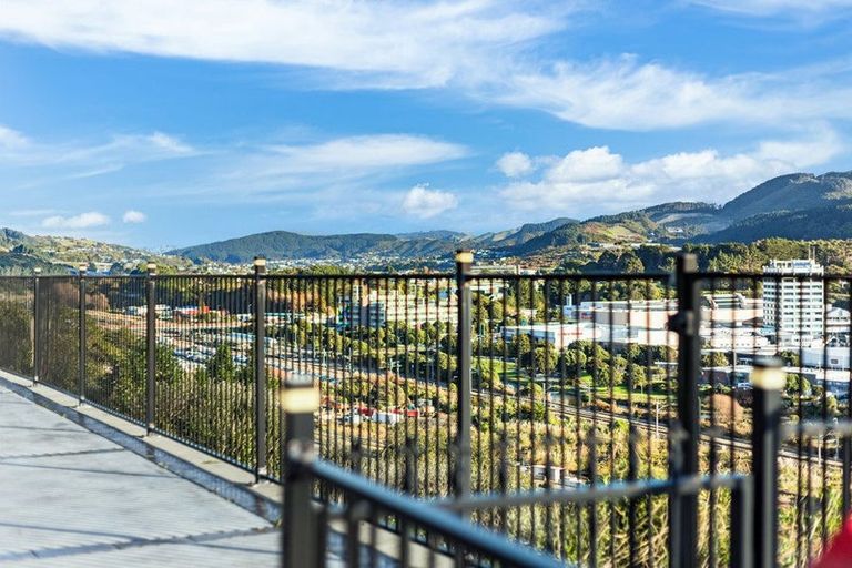 Photo of property in 10 Omaka Place, Aotea, Porirua, 5024