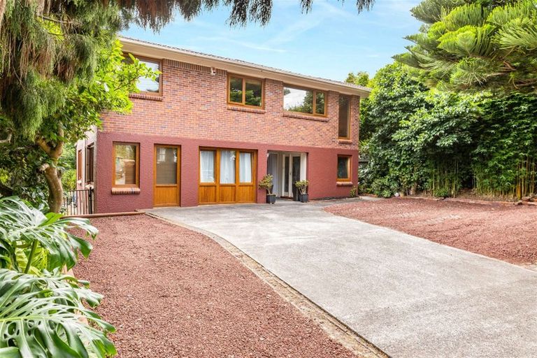 Photo of property in 60 Royal View Road, Te Atatu South, Auckland, 0610