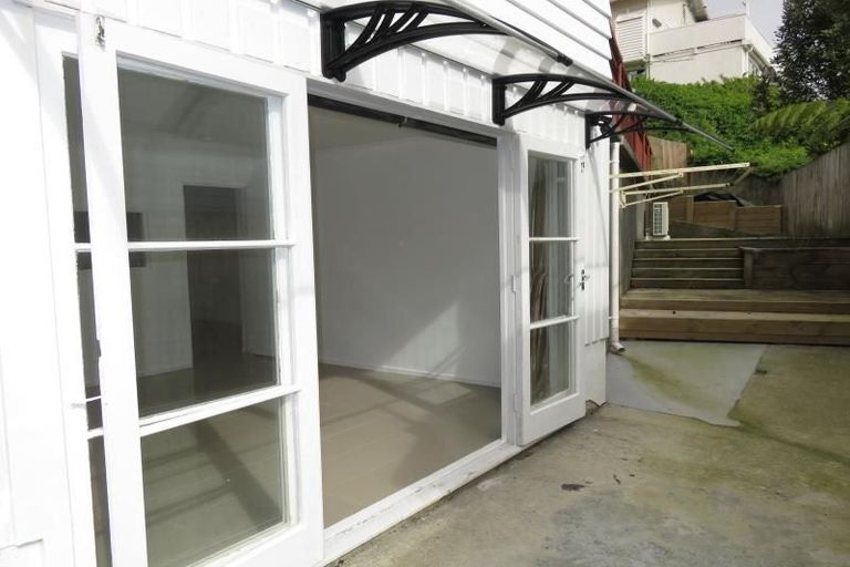 Photo of property in 31 Helston Road, Johnsonville, Wellington, 6037