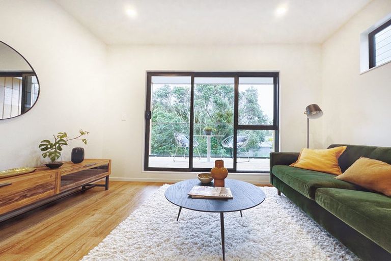 Photo of property in 12/9 Schnapper Rock Road, Greenhithe, Auckland, 0632