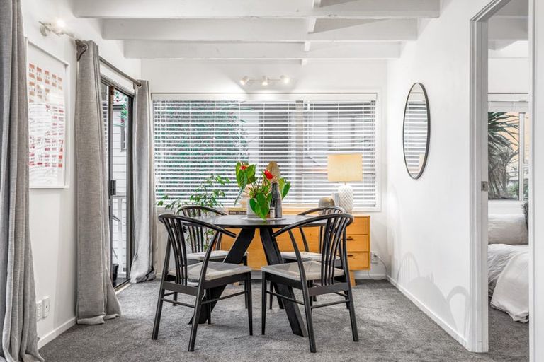 Photo of property in 1/29 Kemp Road, Massey, Auckland, 0614