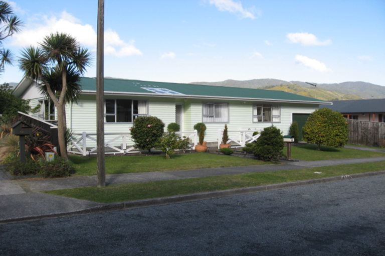 Photo of property in 40 Mcgowan Road, Wainuiomata, Lower Hutt, 5014