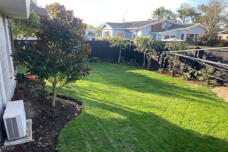 Photo of property in 50 Chipping Lane, Redwood, Christchurch, 8051