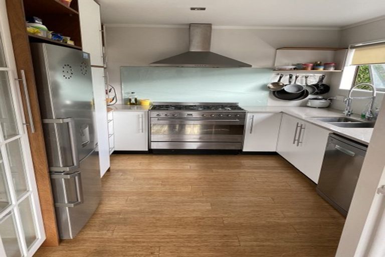 Photo of property in 132 Wadestown Road, Wadestown, Wellington, 6012