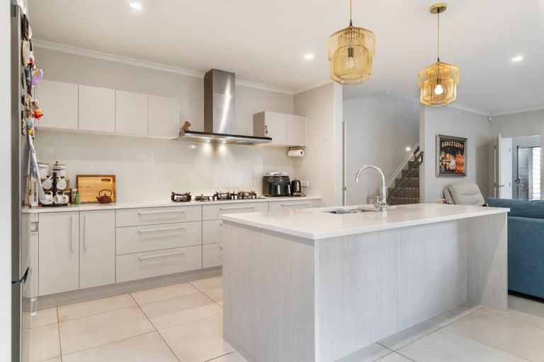 Photo of property in 41 Andalusian Way, Karaka, Papakura, 2113