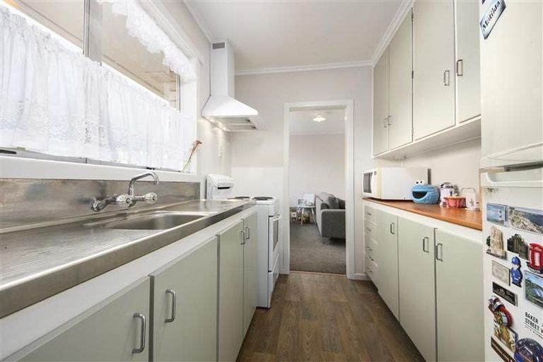 Photo of property in 26 West Coast Road, Glen Eden, Auckland, 0602