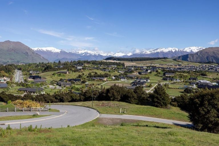 Photo of property in 7 Highfield Ridge, Wanaka, 9305