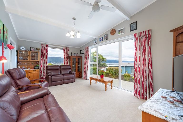 Photo of property in 44 Dowse Drive, Maungaraki, Lower Hutt, 5010