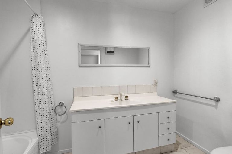 Photo of property in 2a Reavers Lane, Queenstown, 9300