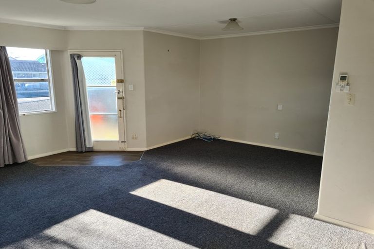 Photo of property in 94-96 Chelwood Street, Takaro, Palmerston North, 4412