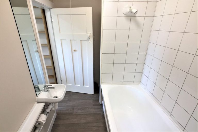 Photo of property in 141 Wallace Street, Mount Cook, Wellington, 6021