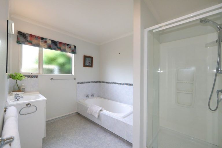 Photo of property in 2 Dules Walk, Taradale, Napier, 4112