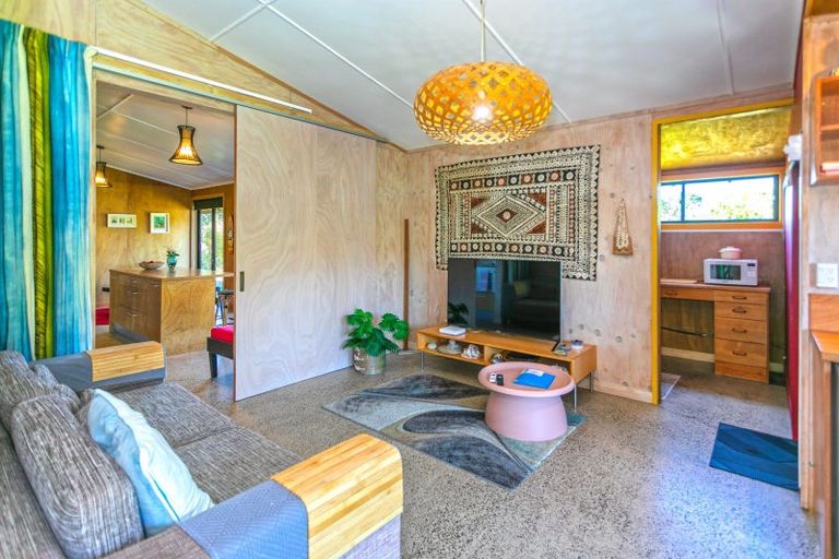 Photo of property in 7 Pye Place, Hot Water Beach, Whitianga, 3591