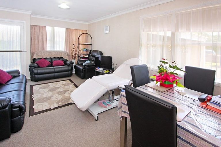 Photo of property in 2/100 Coronation Road, Papatoetoe, Auckland, 2025