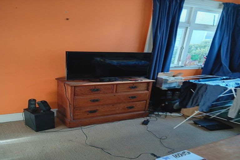 Photo of property in 23 Hawker Street, Mount Victoria, Wellington, 6011