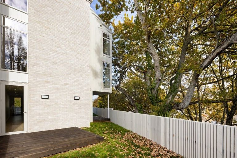 Photo of property in 1/2 Woodstock Road, Fairfield, Hamilton, 3214