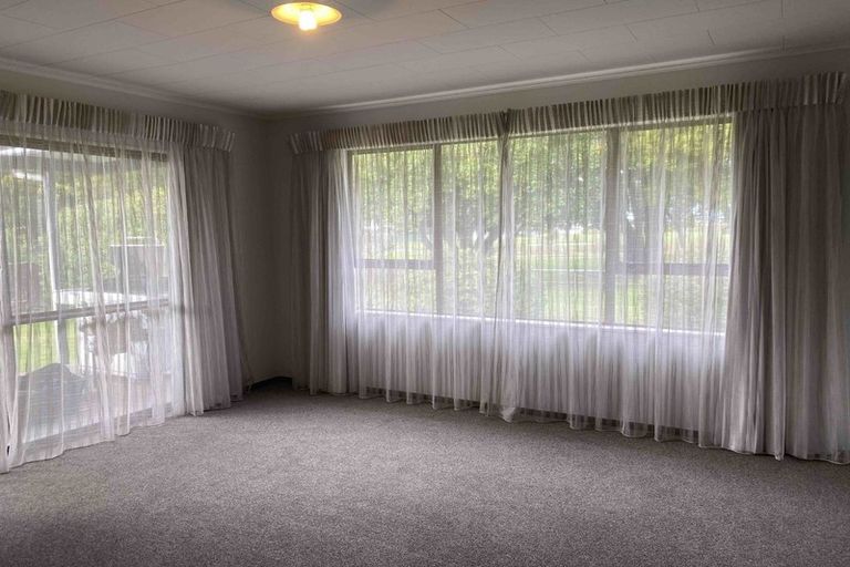 Photo of property in 15 Church Road, Taradale, Napier, 4112