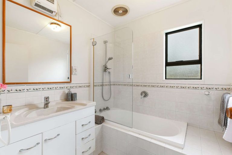 Photo of property in 7b Grove Road, Papakura, 2110