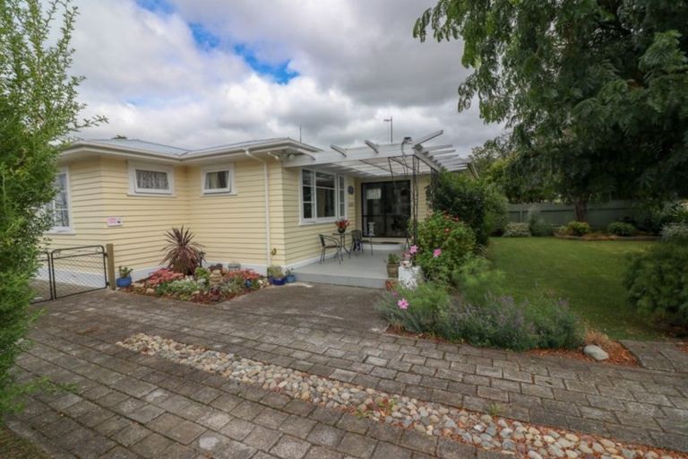 Photo of property in 3 Mathew Street, Dannevirke, 4930