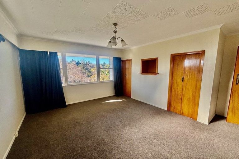 Photo of property in 1a Enfield Road, Hospital Hill, Napier, 4110