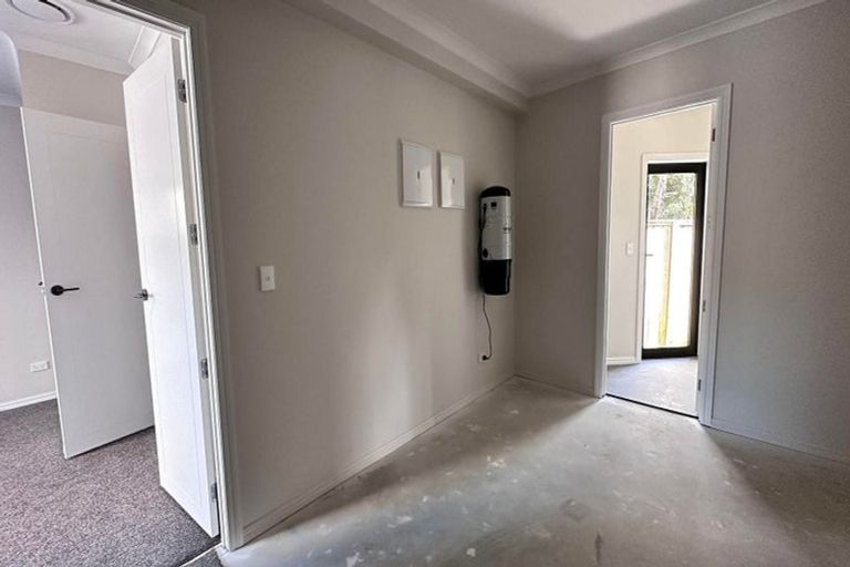 Photo of property in 19 Artesia Close, Shamrock Park, Auckland, 2016