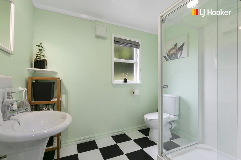 Photo of property in 10 Glen Road, Mornington, Dunedin, 9011
