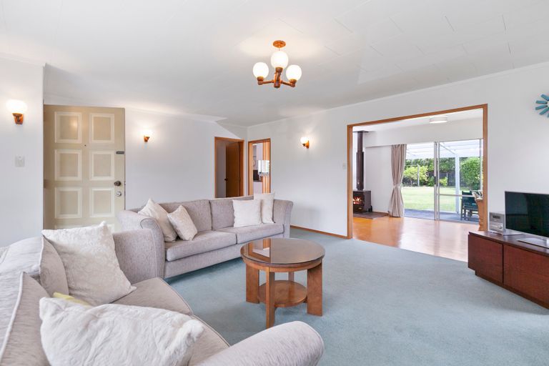 Photo of property in 39 Harbour View Road, Point Wells, 0986
