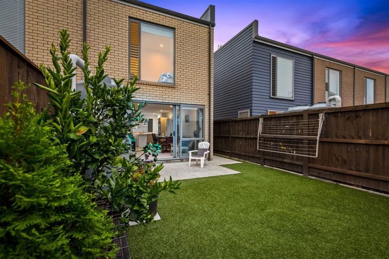 Photo of property in 12 Shelduck Way, Hobsonville, Auckland, 0616