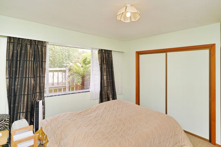 Photo of property in 23 Crofton Road, Harewood, Christchurch, 8051