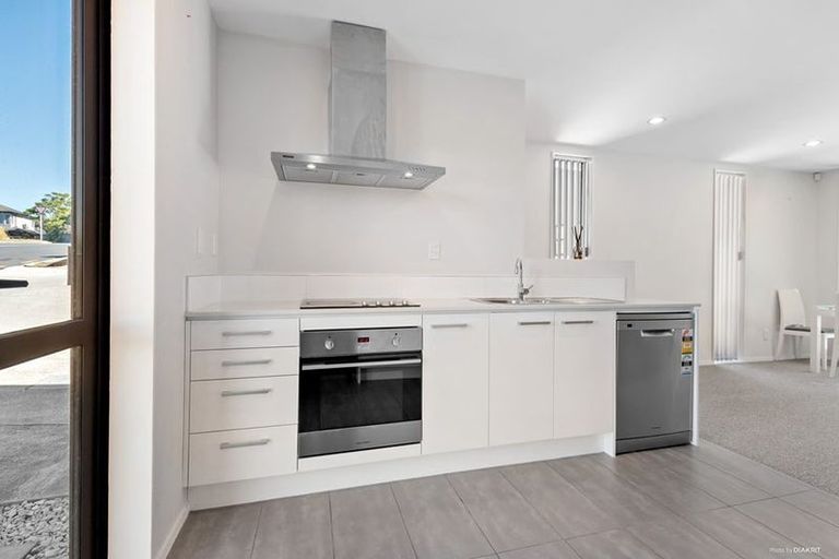 Photo of property in 5/10 Silver Moon Road, Albany Heights, Auckland, 0632